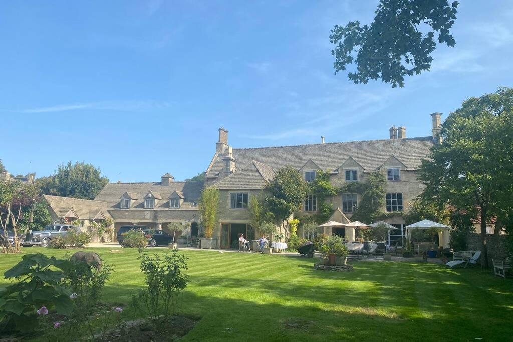 The Old Manor Coach House Apartment Cirencester Exterior photo